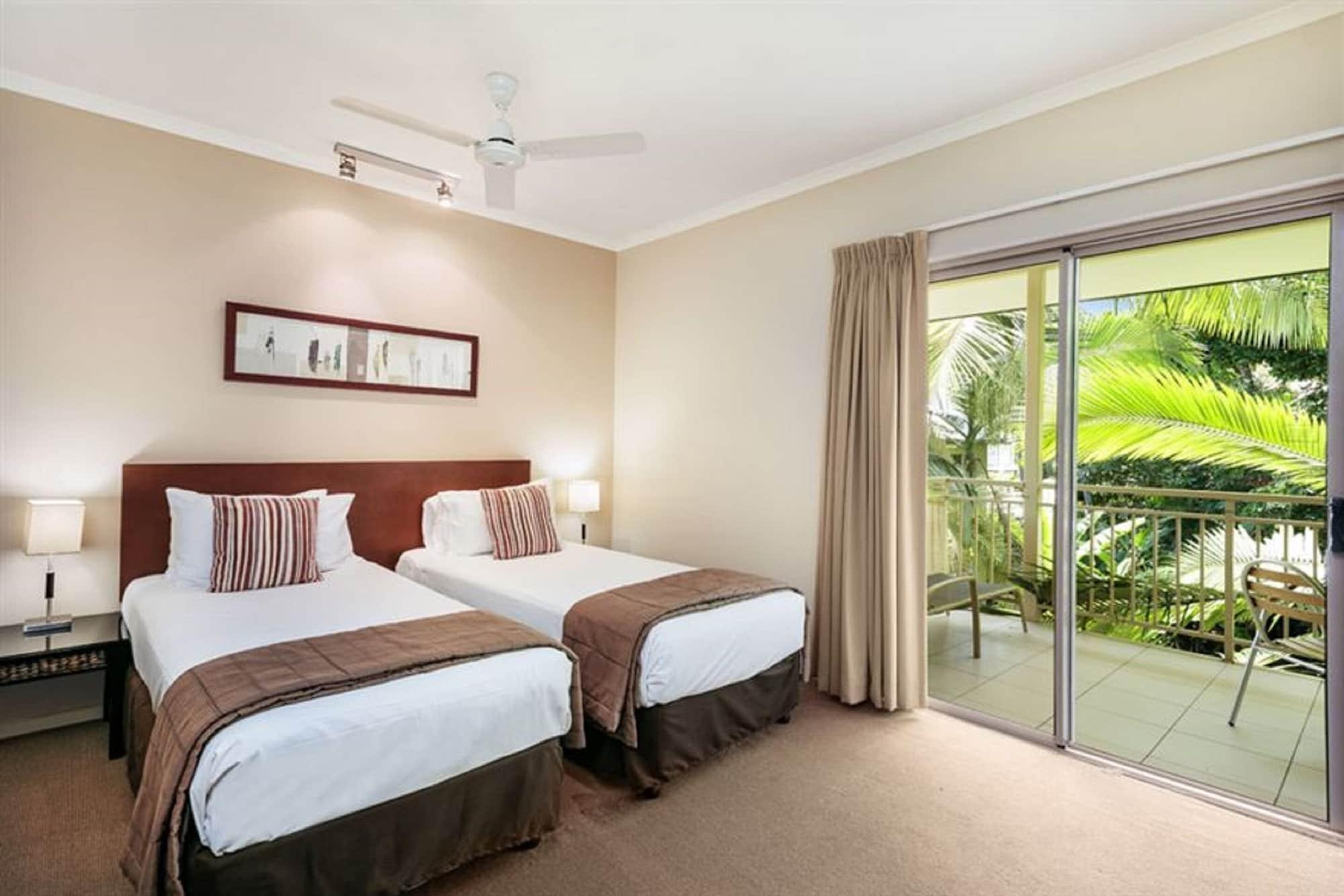 Mantra Amphora Hotel Palm Cove Exterior photo