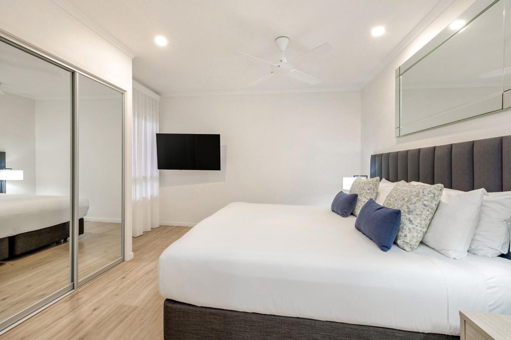 Mantra Amphora Hotel Palm Cove Exterior photo