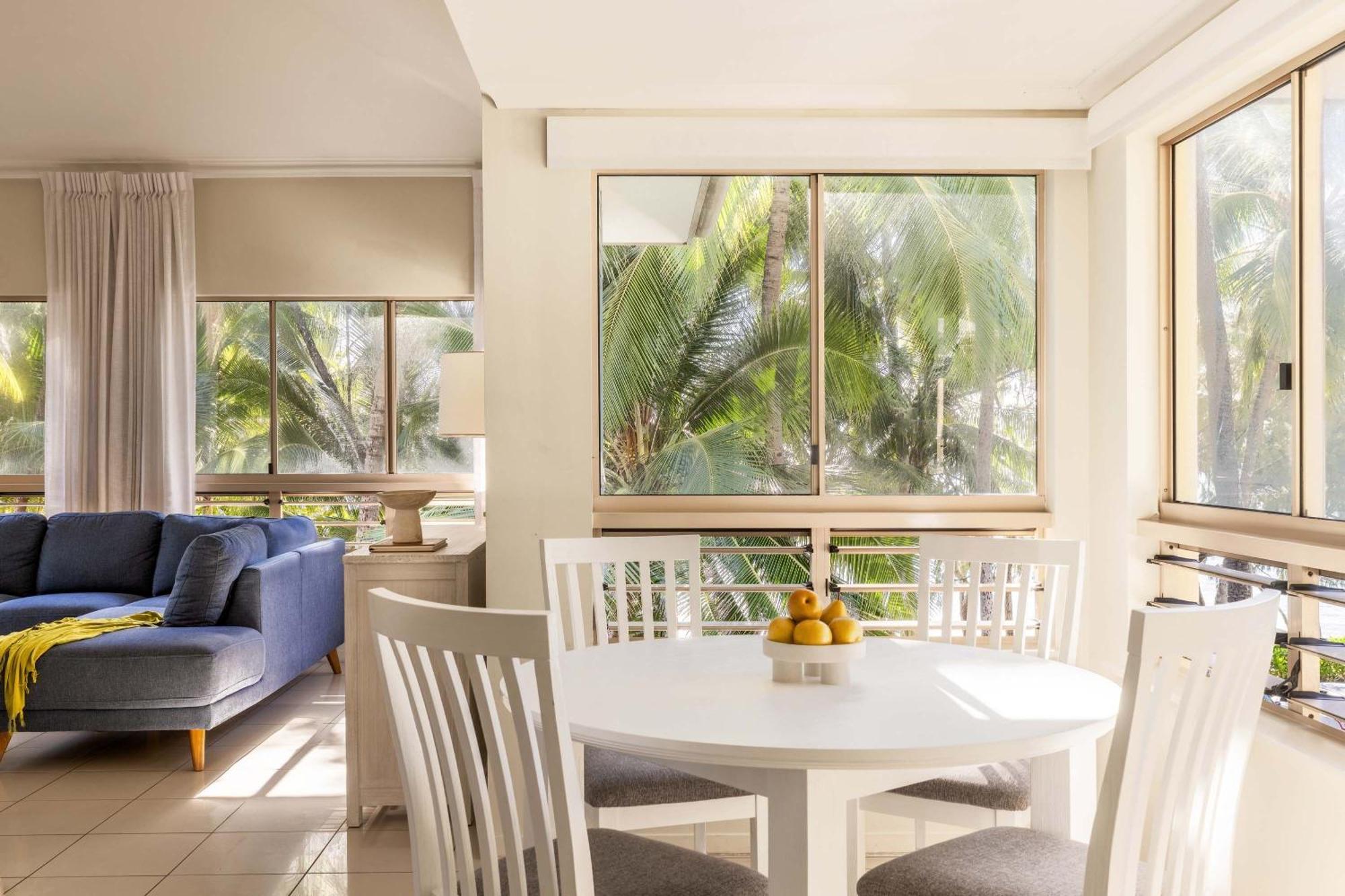 Mantra Amphora Hotel Palm Cove Exterior photo