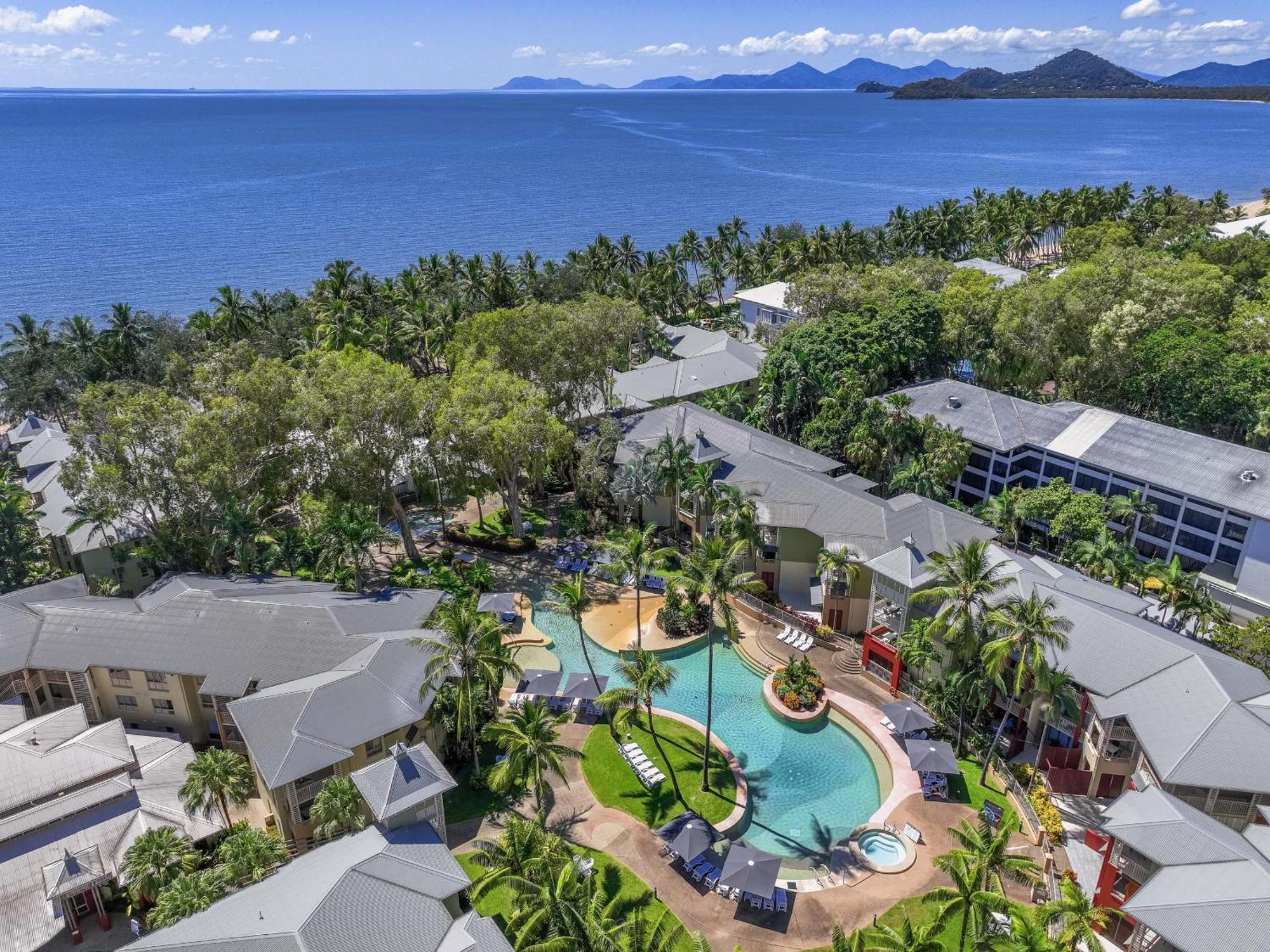 Mantra Amphora Hotel Palm Cove Exterior photo